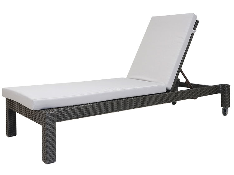 Lounger w/ Cushion (New)