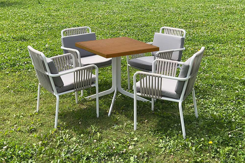 Garden Table 4 Chair with Cushion Set (New)